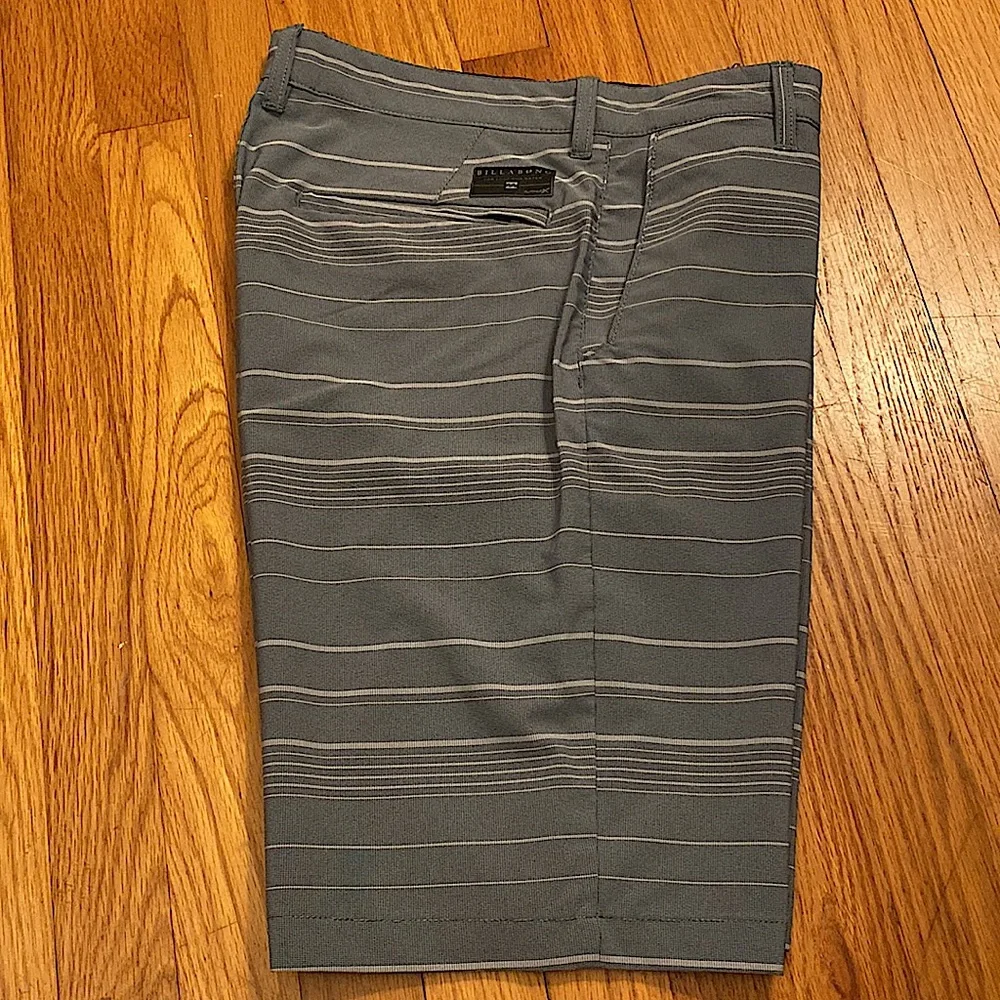 Billabong Hybrid Shorts Men’s Size 30 - Picture 2 of 16